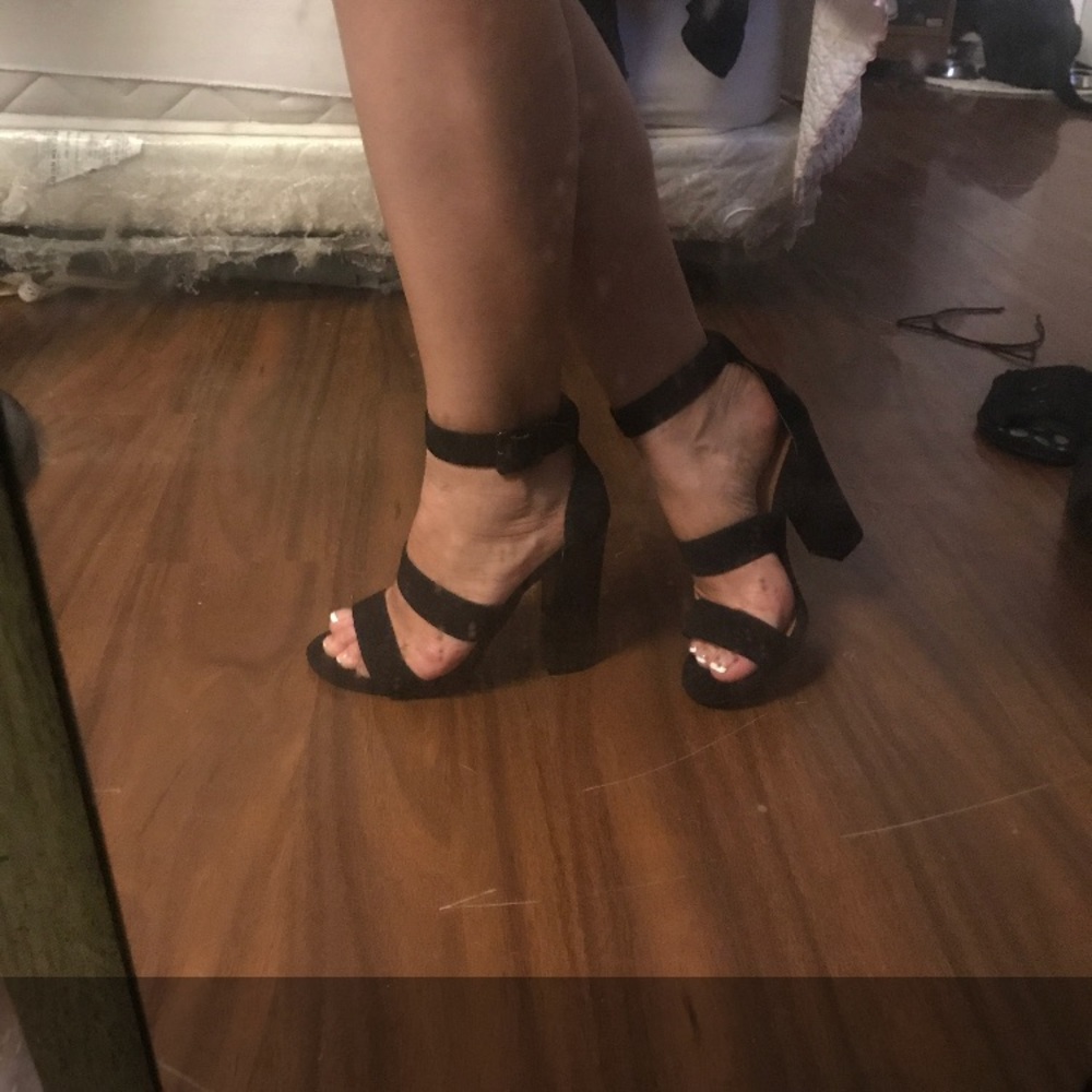 Black chuncky heel *SOLD*